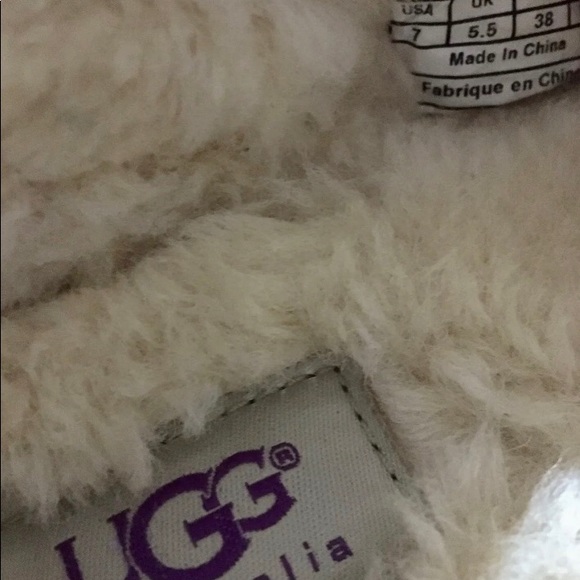 UGGS Ansley Slippers-Sz/7-SOLD - Picture 3 of 8